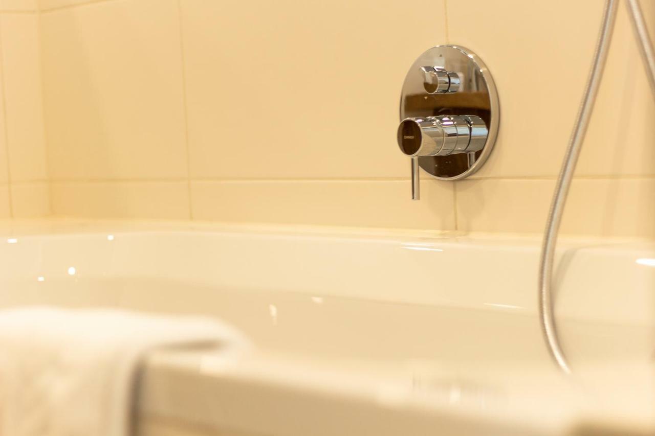 Hotel Weiss Munderfing Eksteriør billede